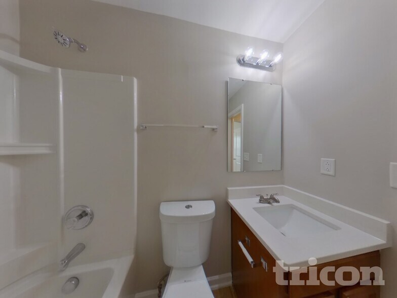 Building Photo - 9425 Macquarie Ln