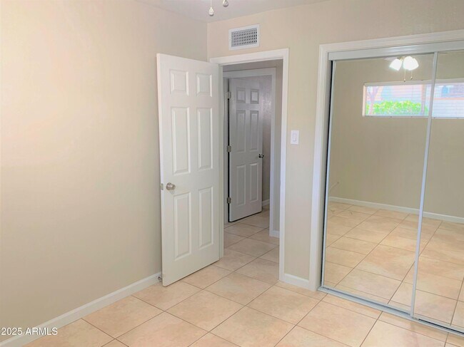 Building Photo - 3646 E Montecito Ave