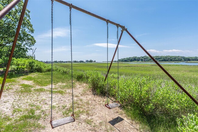 Building Photo - 590 Haywaters Dr