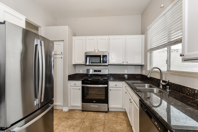 Building Photo - 2018 Annbriar Ave