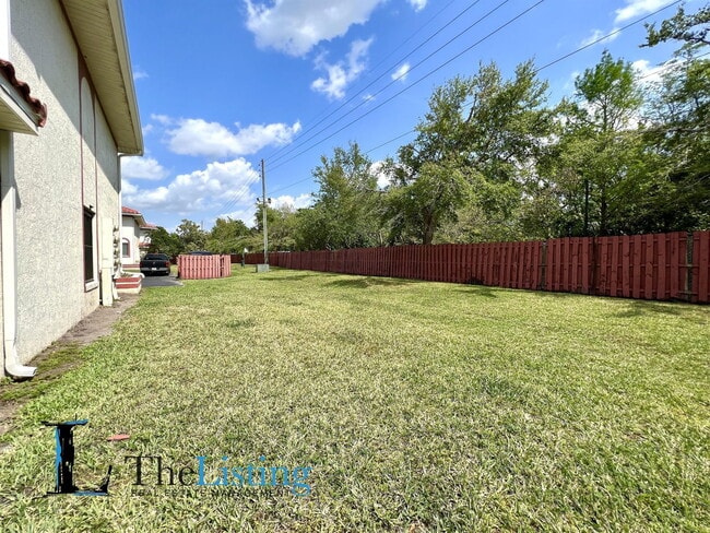 Building Photo - 6300 Arlington Ct