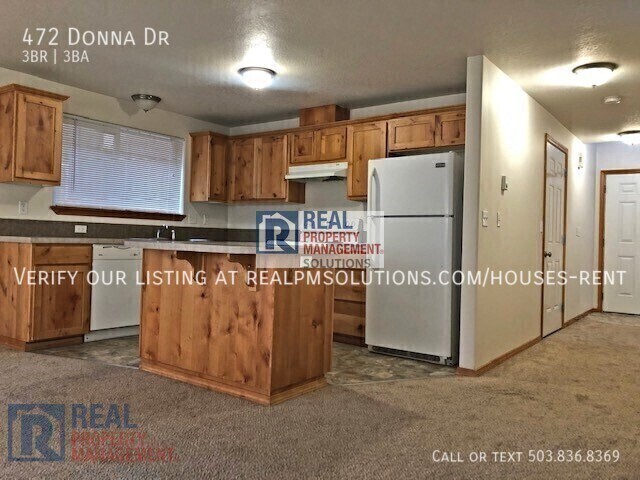 Building Photo - 472 Donna Dr