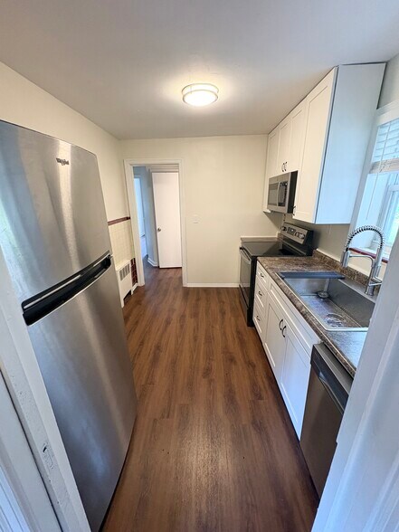 Kitchen - 3246 Queen City Ave