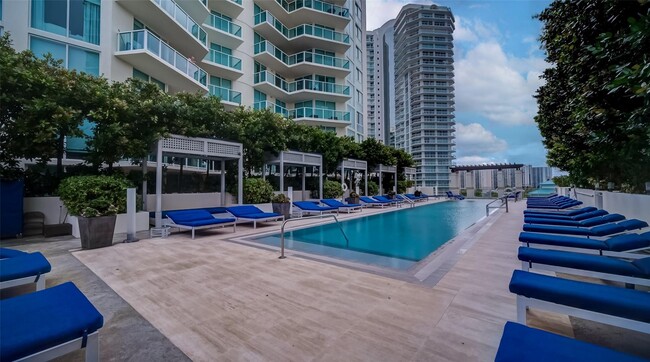 Building Photo - 150 Sunny Isles Blvd