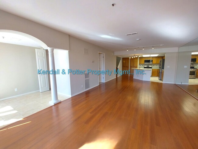 Building Photo - Large Two Bedroom Near Seabright Beach 2BR...