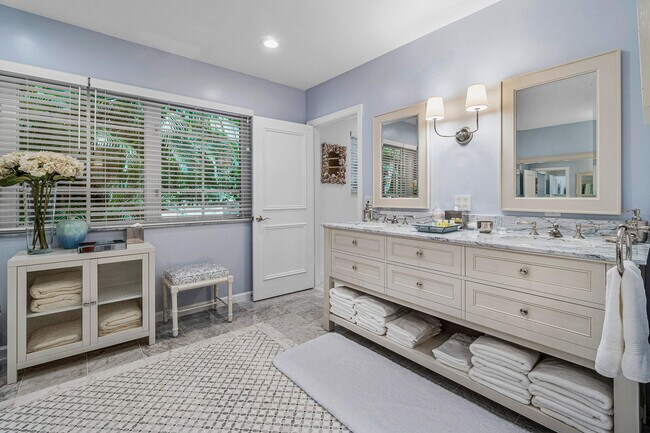 Building Photo - 241 List Rd