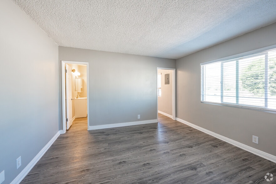 Studio - 365SF - Twin Palms