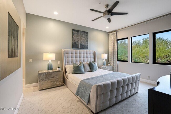 Building Photo - Beautiful custom home with backyard Oasis!