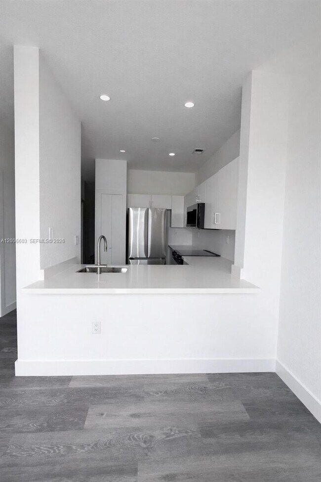 Building Photo - 17820 NW 73rd Ave