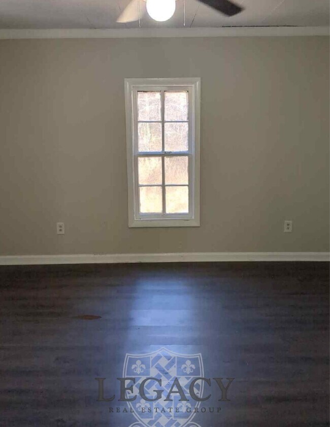 Building Photo - 6684 Cavender Rd