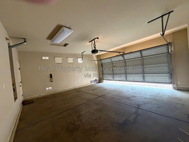 Building Photo - 5640 W Kowalsky Ln