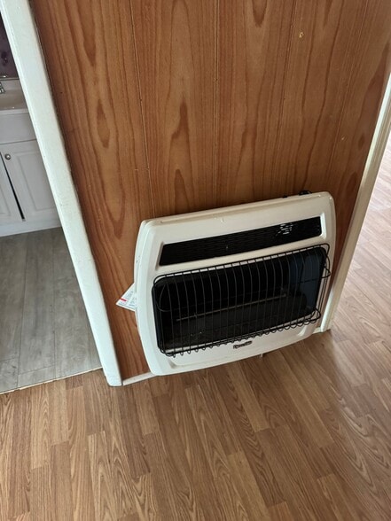 Building Photo - 2508 Gurnee Ave