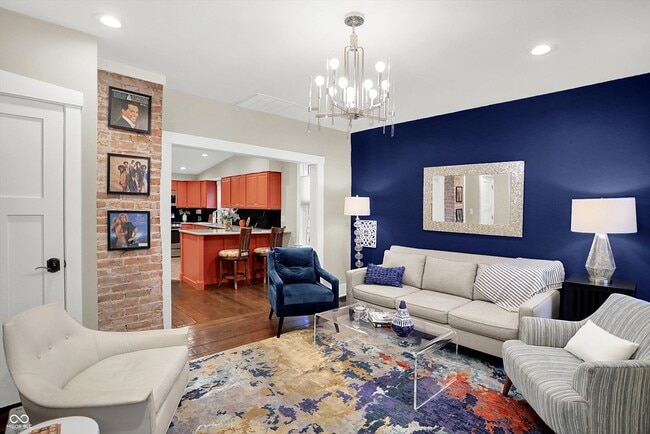 Building Photo - 140 N Main St