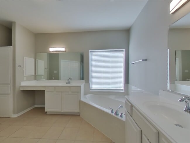 Building Photo - 11119 Maidenfair Dr