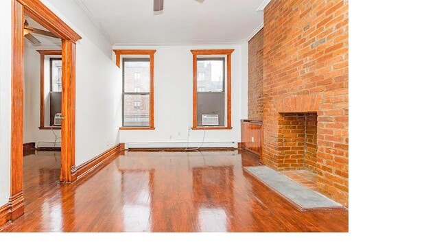 Building Photo - 1079 Broadway