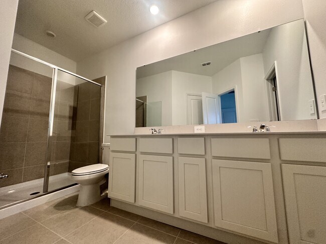 Building Photo - 2423 Bevel Ln