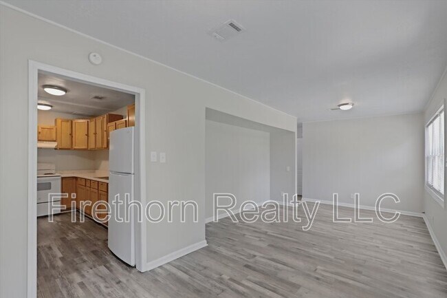 Building Photo - 2528 Luz Dr