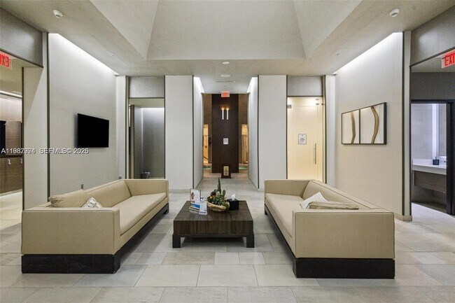 Building Photo - 1830 S Ocean Dr