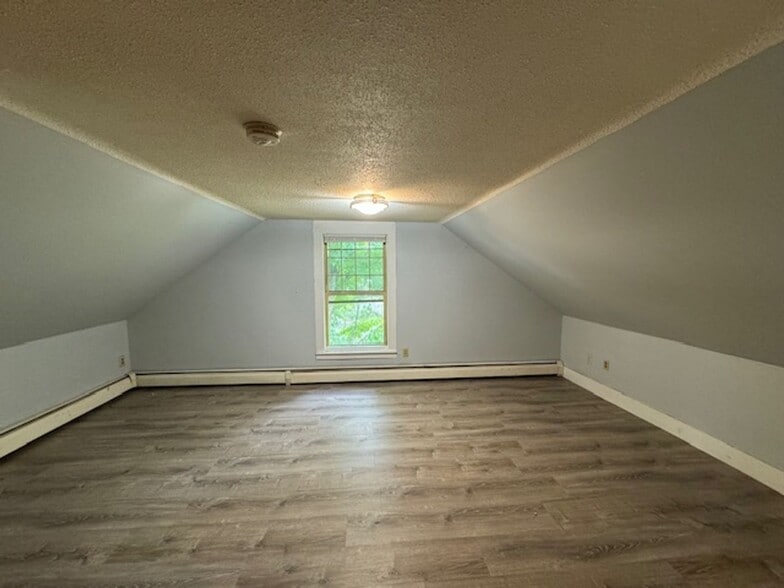 Building Photo - 11 Mulberry Claremont