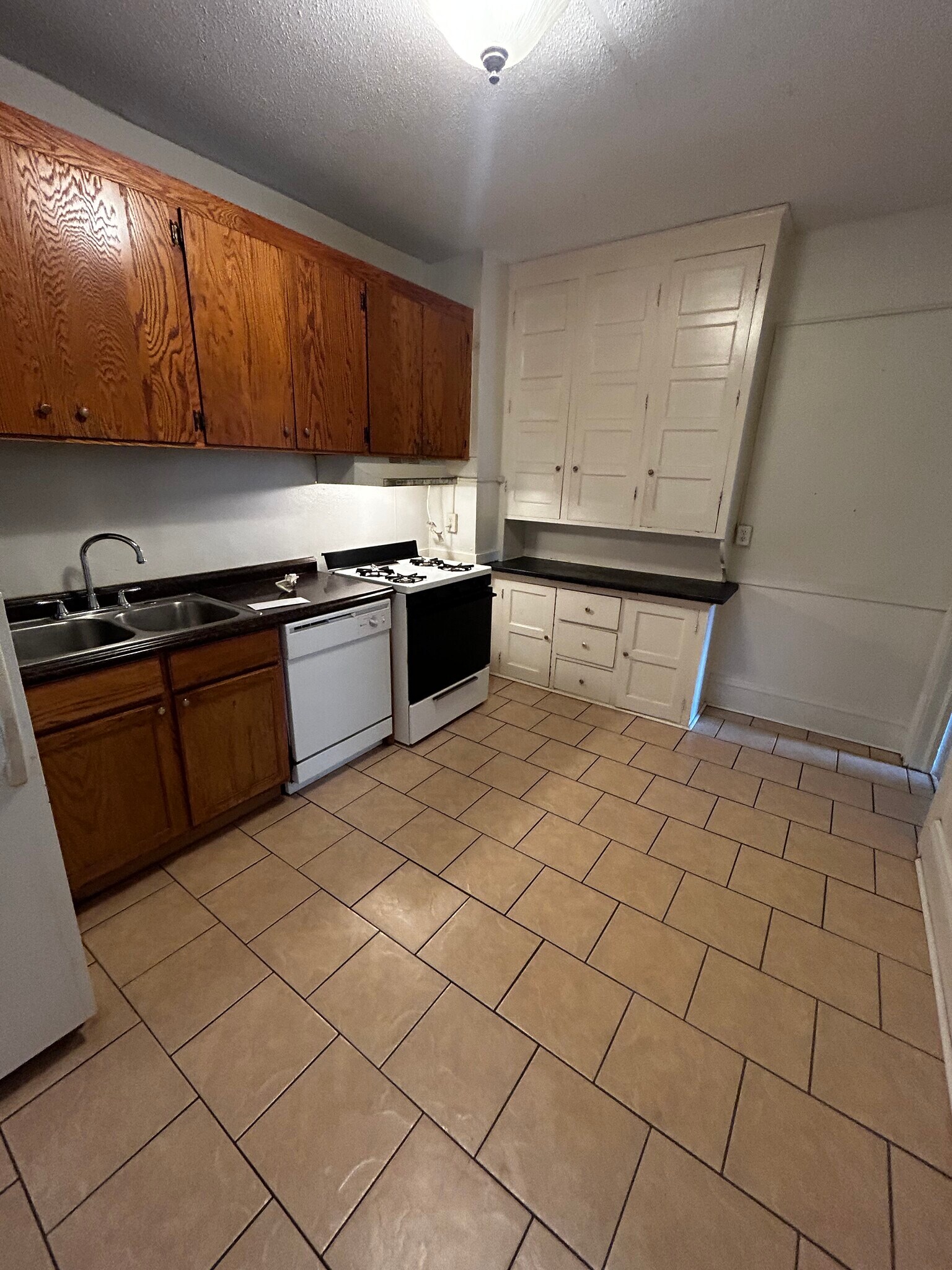Kitchenn - 410 5th St NE