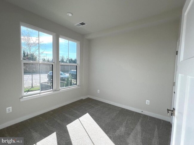 Building Photo - 4308 Ellipse Ter