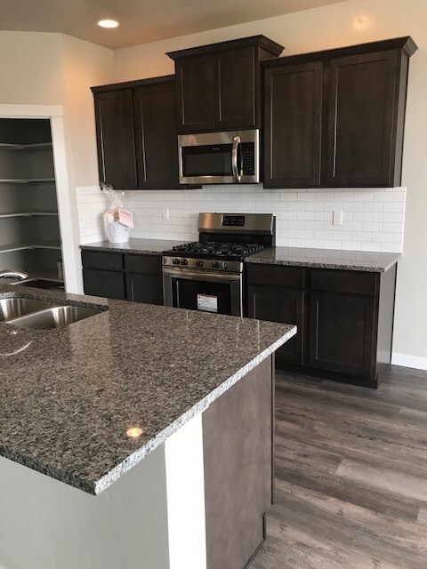 Building Photo - 4-Bedroom, 2.5-Bath Home with a 3-Car Garage and a Fully Fenced Backyard with No Rear Neighbors.