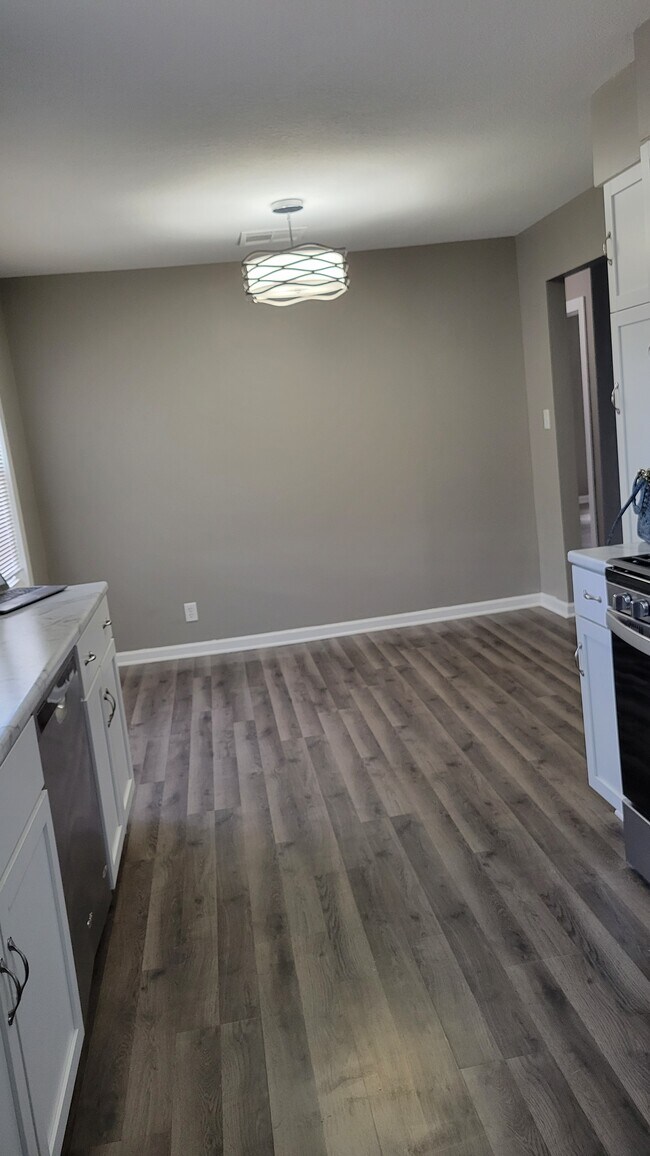 Kitchen dining area - 2222 S Santa Fe St