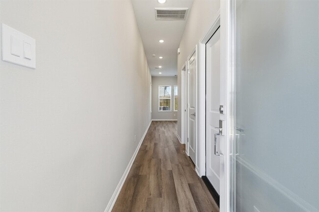 Building Photo - 9912 Clark Cyn Ln