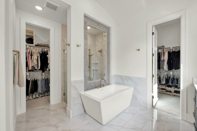 Building Photo - 212 S Empress Grn Pl