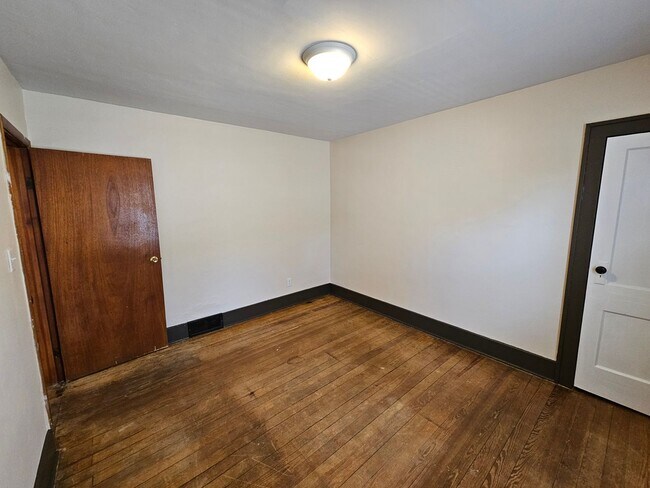 Building Photo - 3022 Hartzer St