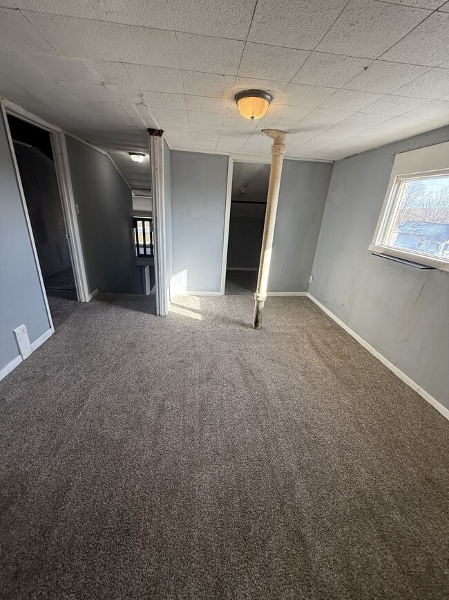 Building Photo - 2 Columbia Dr