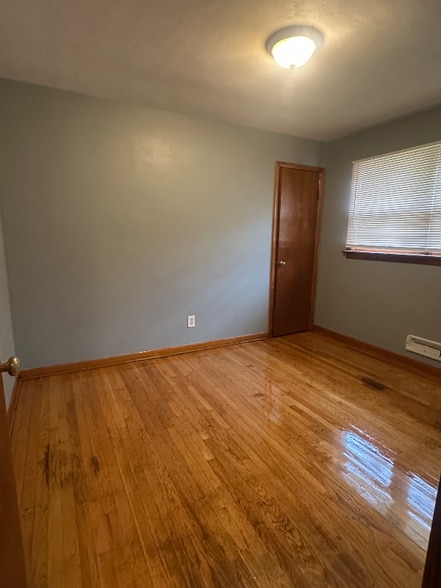 Building Photo - 9705 Winkler Dr