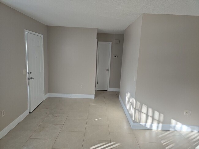 Building Photo - 7251 McGinnes Ct
