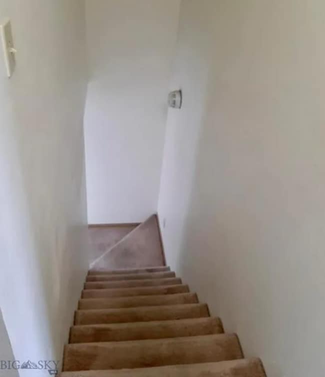 Building Photo - 4 Bedroom Townhome in Hawks Ridge