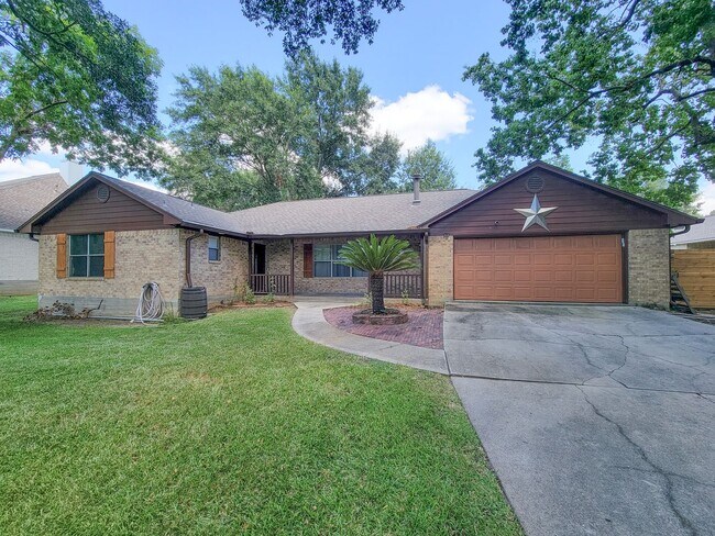 Building Photo - 10282 Valley Dr S