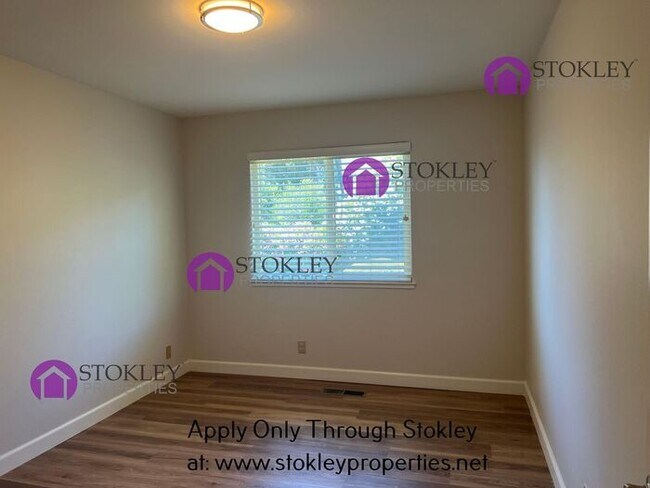 Building Photo - 4045 Rhoda Way