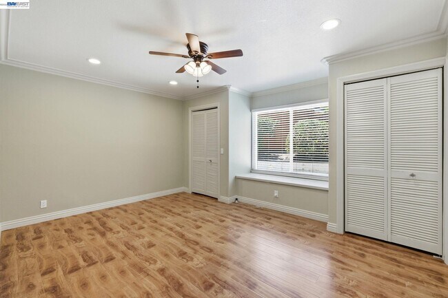 Building Photo - 325 Goshen Ct