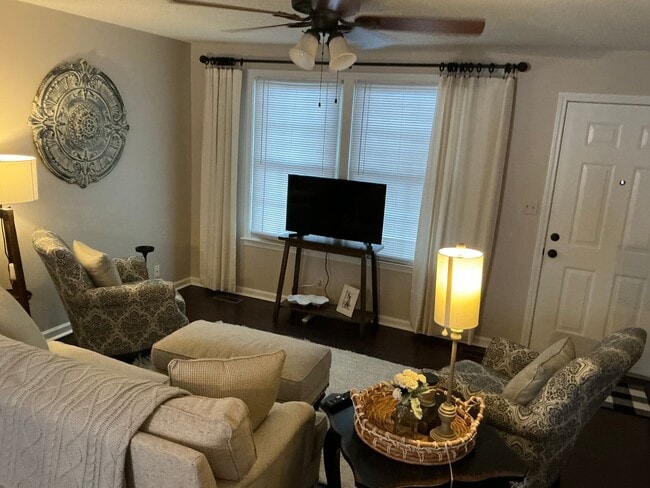 Building Photo - 2157 Watertown Pl