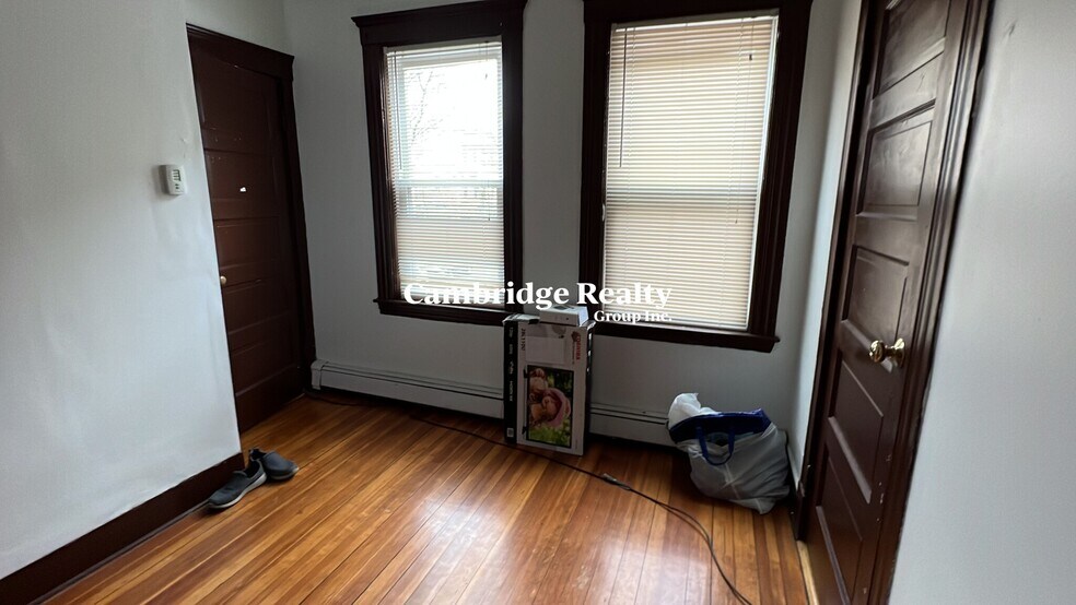 Building Photo - 113 Columbia St