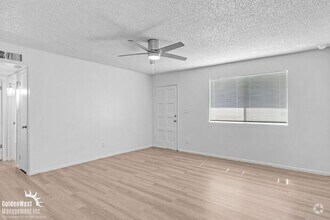 Building Photo - Cozy 2Bdm 1Ba Townhome in Great Location