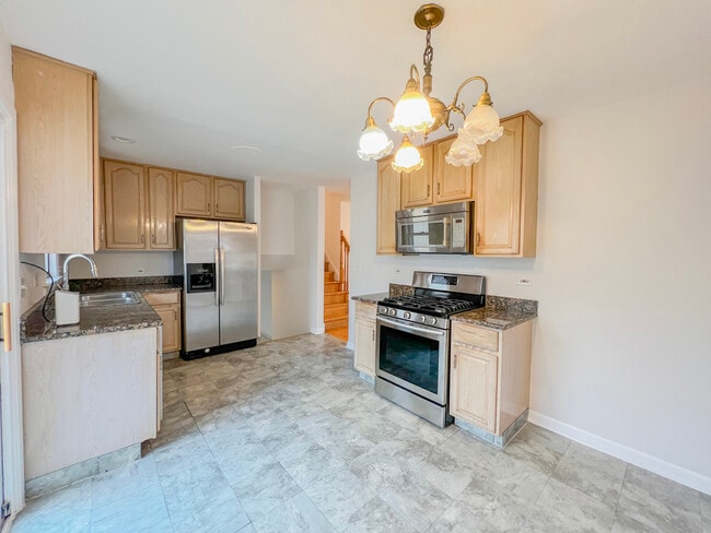 Building Photo - 4716 Thatcher Ave