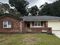 Building Photo - 1042 Live Oak Dr
