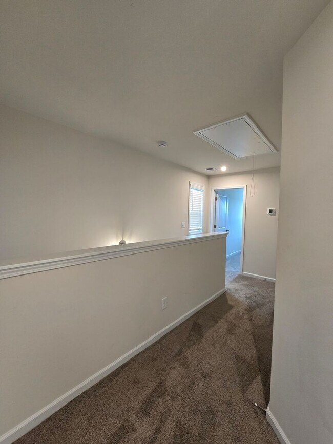 Building Photo - 1032 Crescent Moon Lp