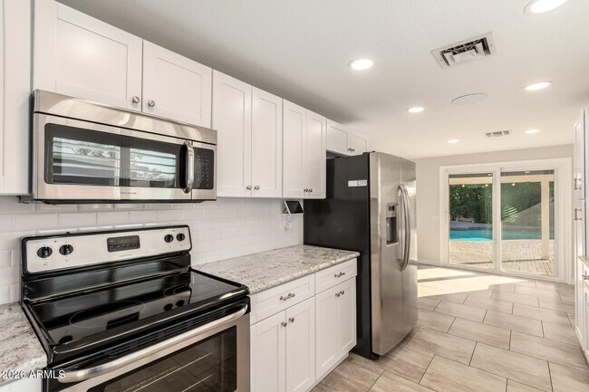 Building Photo - 2003 N Los Arboles Ct