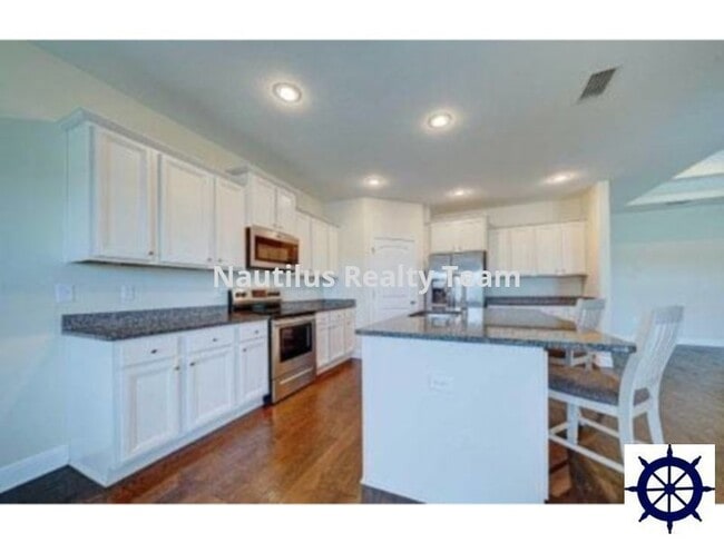 Building Photo - 109 S Shoreview Dr