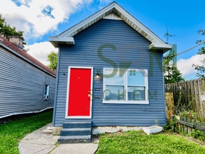 Building Photo - Remodeled 2 bedroom home w/bonus room- Section 8 accepted