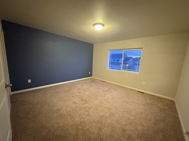 Building Photo - 507 Foxtail Pl