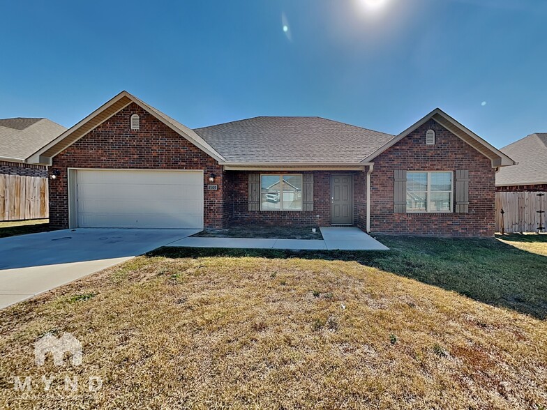 Building Photo - 2105 Misti Woods St