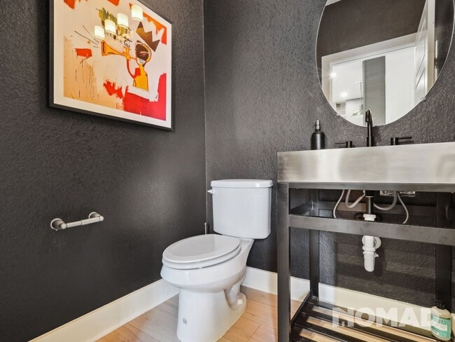 Building Photo - 2917 Bond Dr