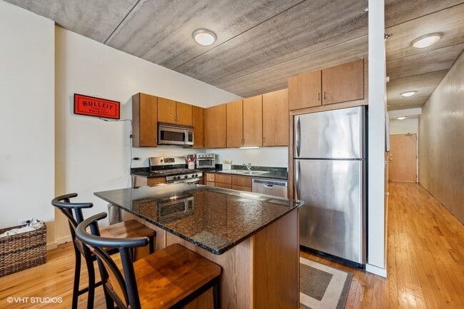 Building Photo - 630 N Franklin St